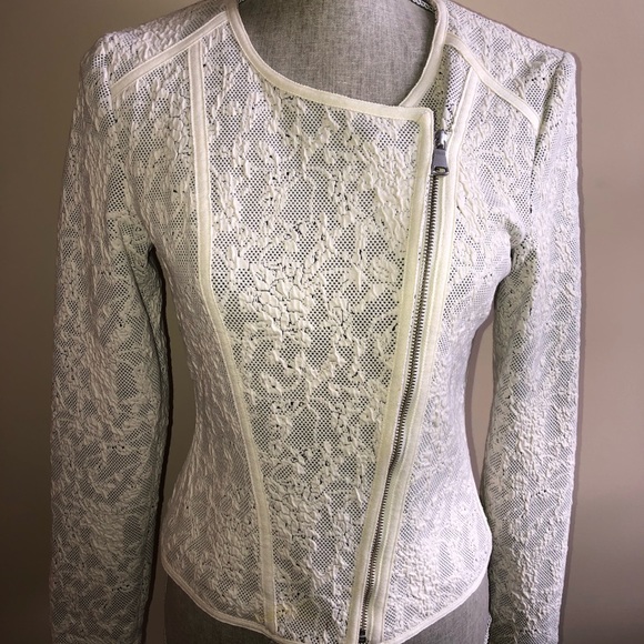 RW & Co Short Blazer - Picture 1 of 9